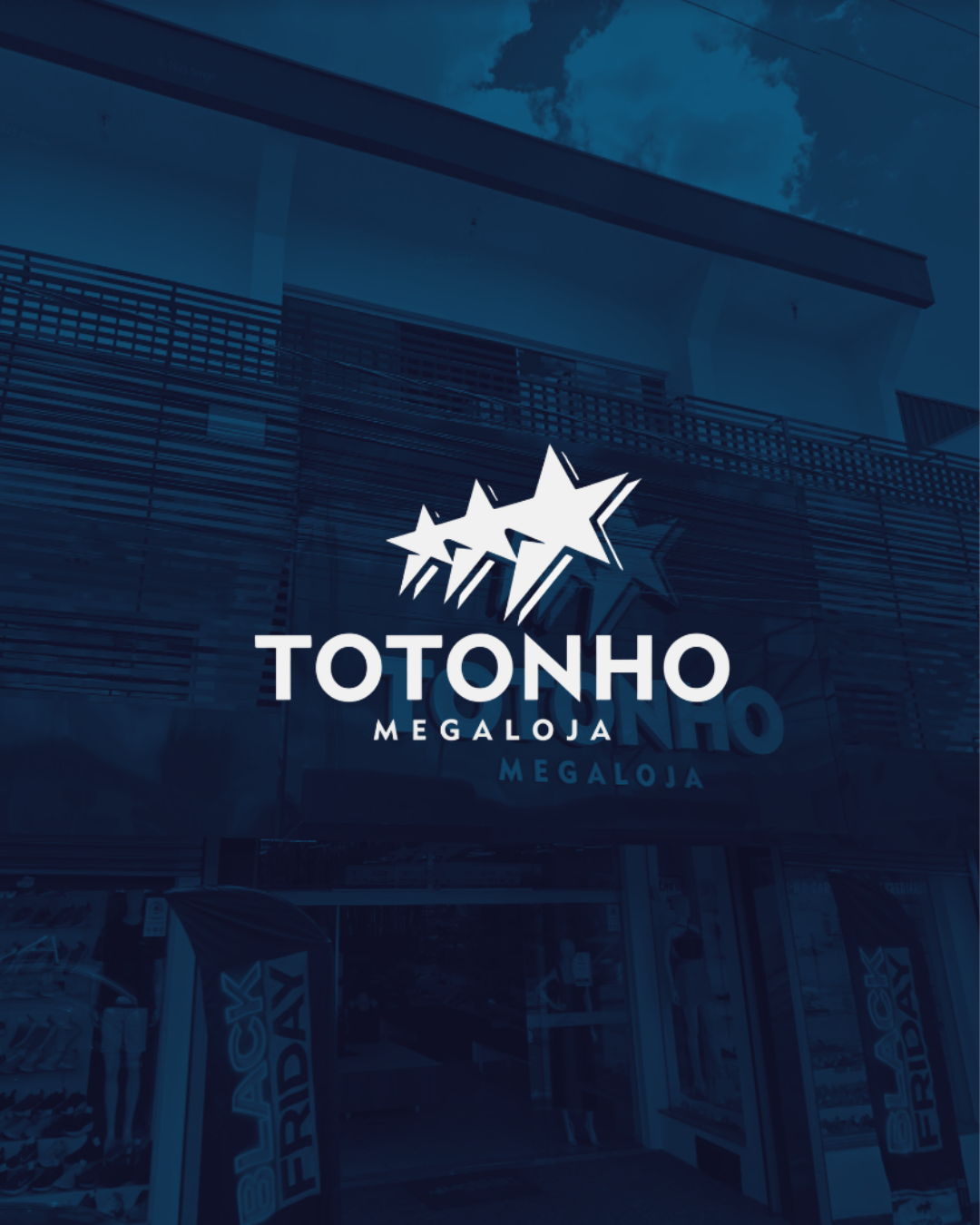 Fachada da Totonho Megaloja com logo da marca